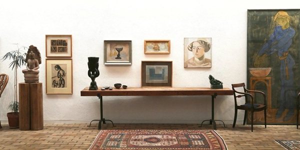 Kettle's Yard Cambridge main house sitting room with art collection