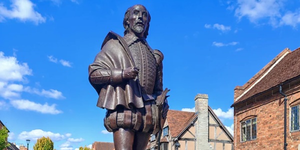 Stratford-upon-Avon Shakespeare's Birthplace and River Avon