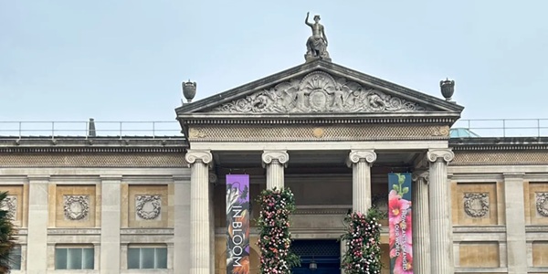 Ashmolean Museum Greek Sculptures and Eastern Art Treasures