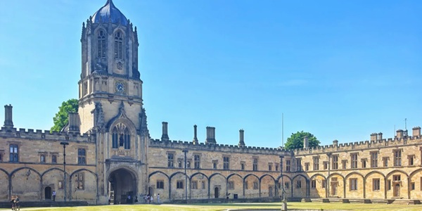Christ Church College Tom Tower and Tom Quad panoramic view