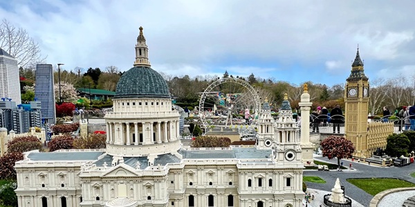 LEGOLAND Windsor panorama and colourful brick world