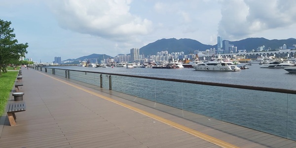 香港观塘区海滨花园维港全景