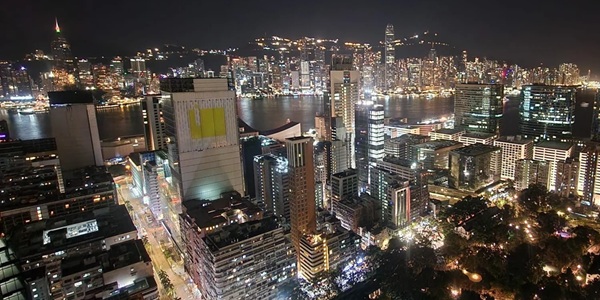 香港油尖旺区维多利亚港尖沙咀夜景