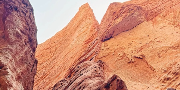 库车天山神秘大峡谷全景