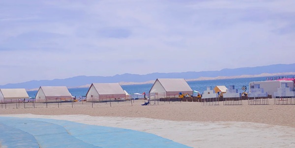 和硕博斯腾湖金沙滩全景