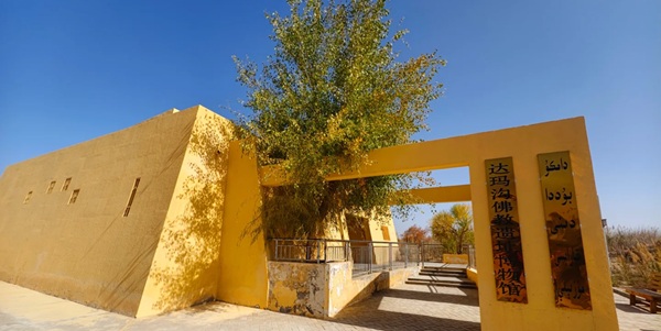 策勒达玛沟佛寺全景