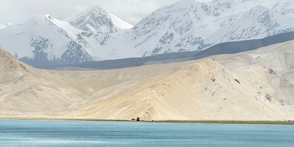 慕士塔格峰全景