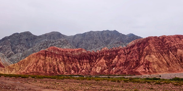 天山昆仑交汇处全景