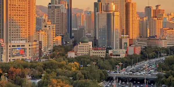 乌鲁木齐红山公园远眺城市风光