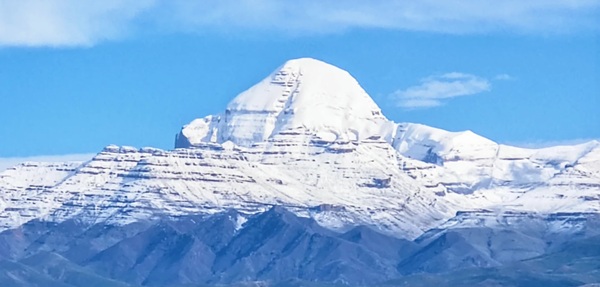 普兰县冈仁波齐神山全景