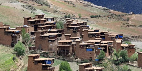 贡觉县三岩碉楼民居