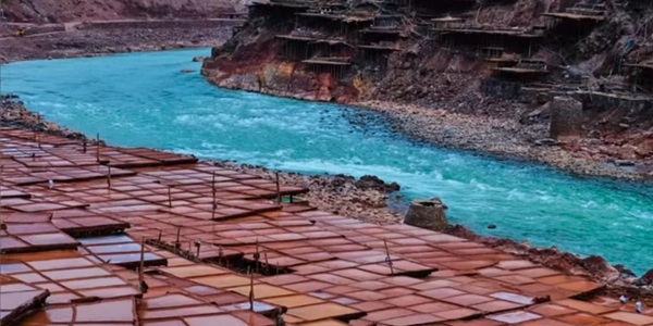 芒康县盐井古盐田