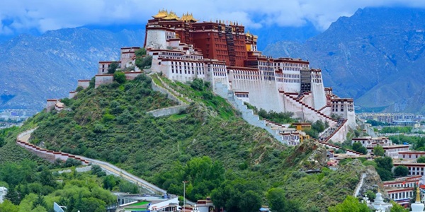 城关区布达拉宫全景