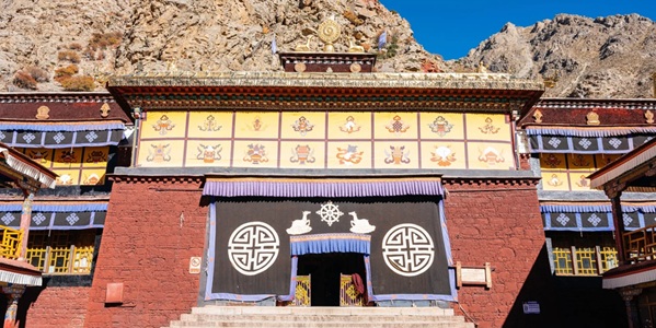 堆龙德庆区楚布寺全景