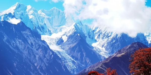 察隅县梅里雪山北麓景色