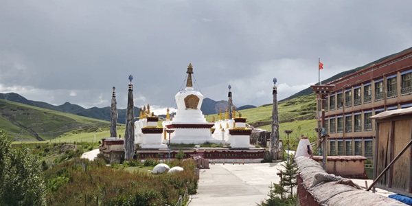 比如县达姆寺骷髅墙