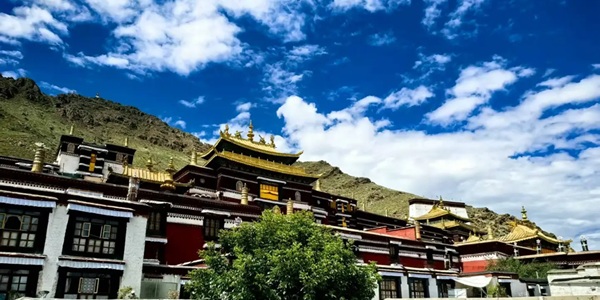 桑珠孜区扎什伦布寺全景