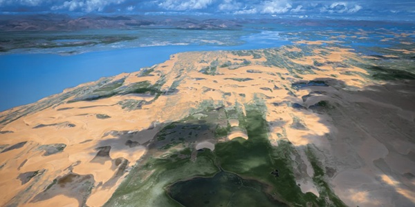 仲巴县帕羊沙漠景观