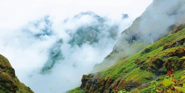 隆子县扎日沟风光
