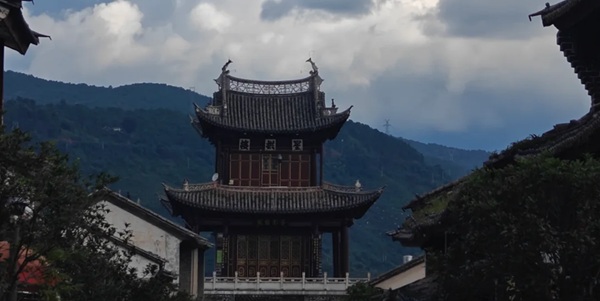 巍山古城标志性建筑拱辰楼