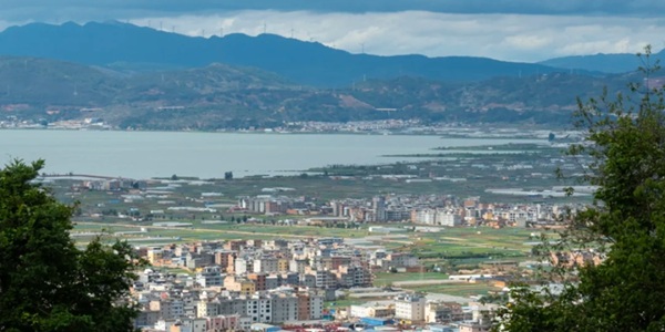 通海秀山杞麓湖