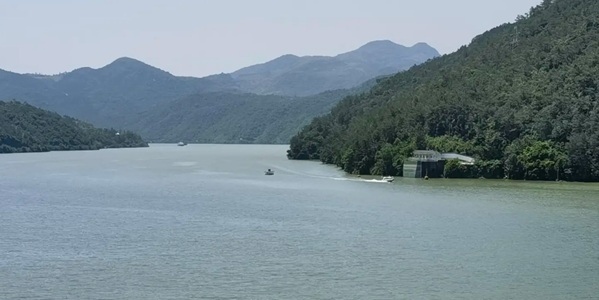 杭州富阳富春江全景图