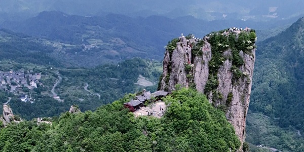 浦江县仙华山全景图