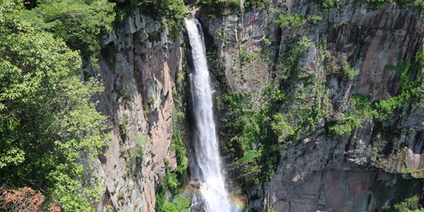 宁波奉化雪窦山千丈岩瀑布全景图