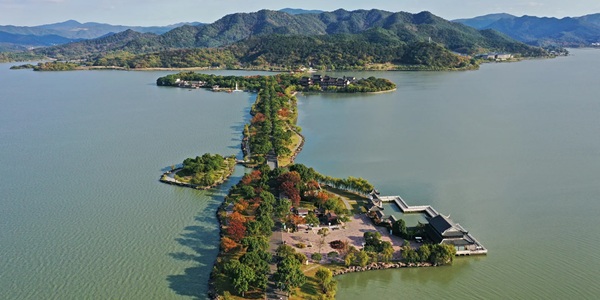 宁波鄞州东钱湖全景图